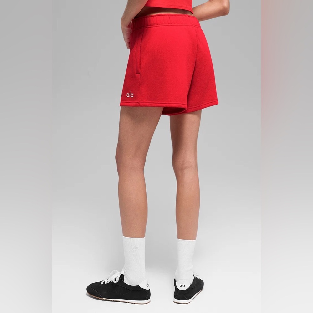 Alo Yoga Accolade Short Bright Red XS - Picture 2 of 9